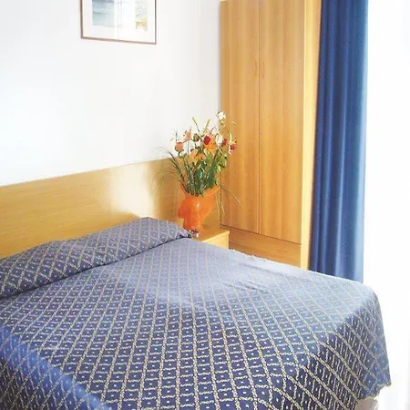 Miniheron Hotel 3*