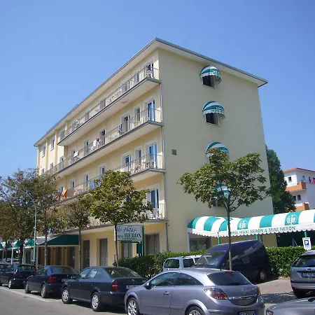 Miniheron Hotel 3*